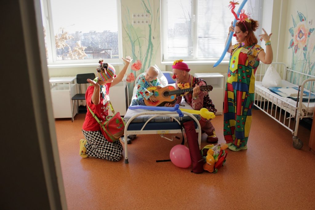 Один день із життя лікарняної клоунеси - 7 зображення