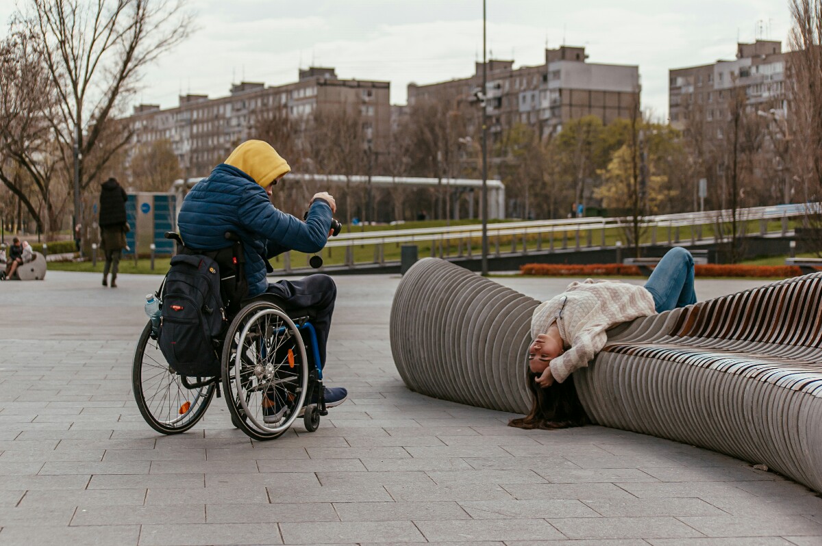 З об'єктивом на візку: історія фотографа з інвалідністю