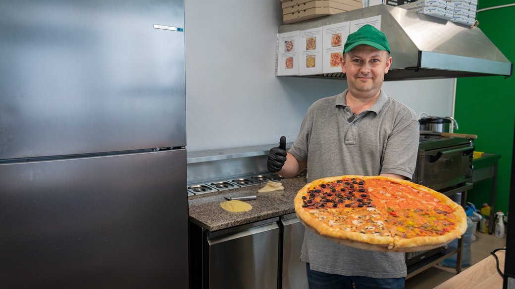 Італійська 50-сантиметрова піца, млинці-велетні та грецький гірос 