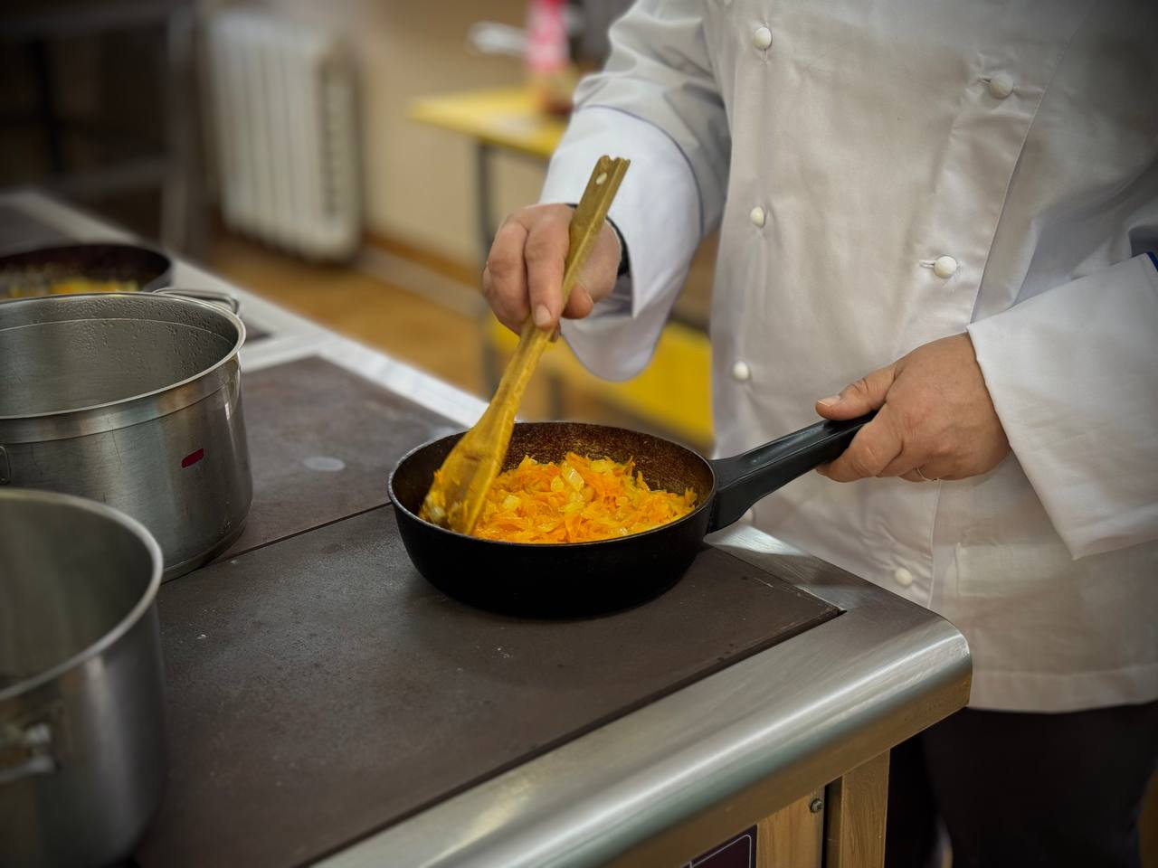 Як дніпряни у 40+ опановують нову професію і стають кухарями